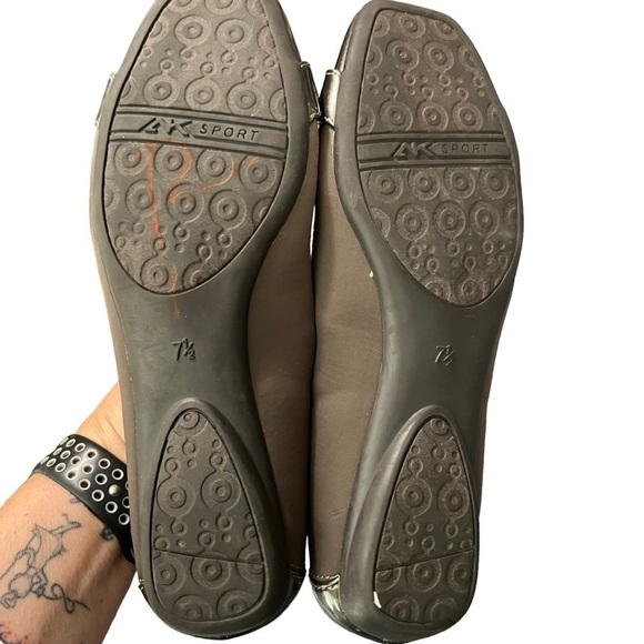 Anne Klein Sport Brown & Metallic Toe Cap Buckle Accent Ballet Flat Shoe… - Picture 3 of 8